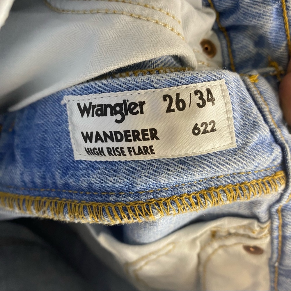 Wrangler Wanderer High Rise Women's Shorts 26x34 Light Wash Raw Hem Distressed - Picture 9 of 11